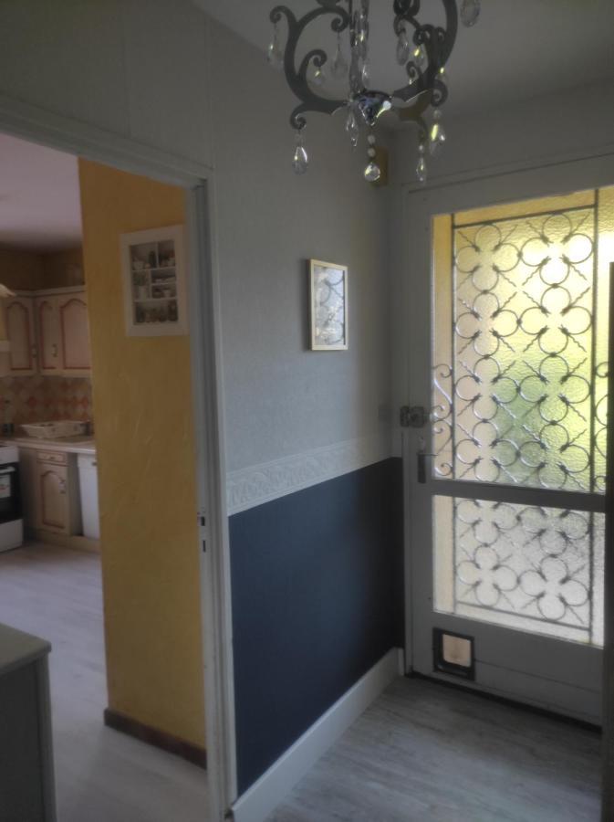 Chambre Spatieuse Avec Grand Lit. Aspet Exterior photo